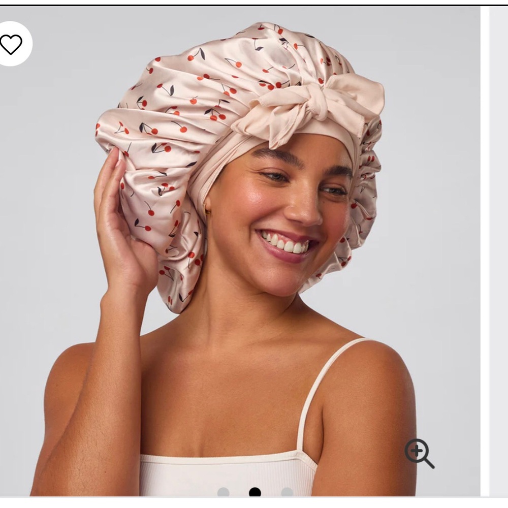Kitsch Oversized Satin Bonnet - Picture 2 of 10
